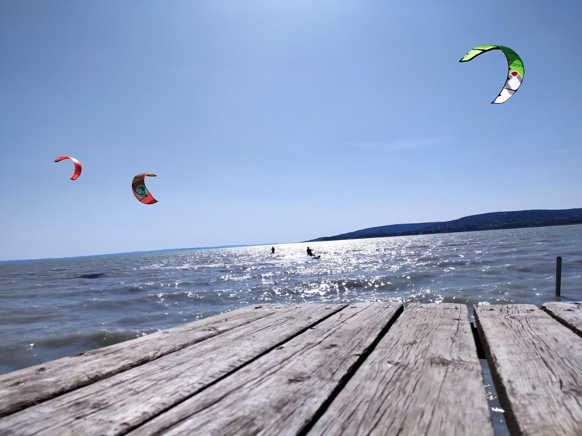 Elizabeth Vendeghaz Balatonfuzfon A Strandnal מראה חיצוני תמונה